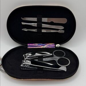 NAIL KIT Manicure Essentials Zipper Holographic Geometric Grooming